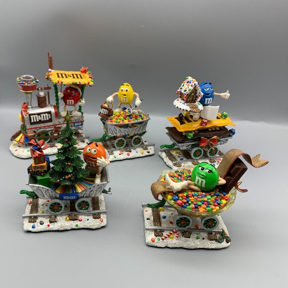 The Danbury Mint M&M's 5 piece Christmas Train in Original Box